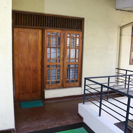 Bed and Breakfast Oasis Colombo Exterior foto