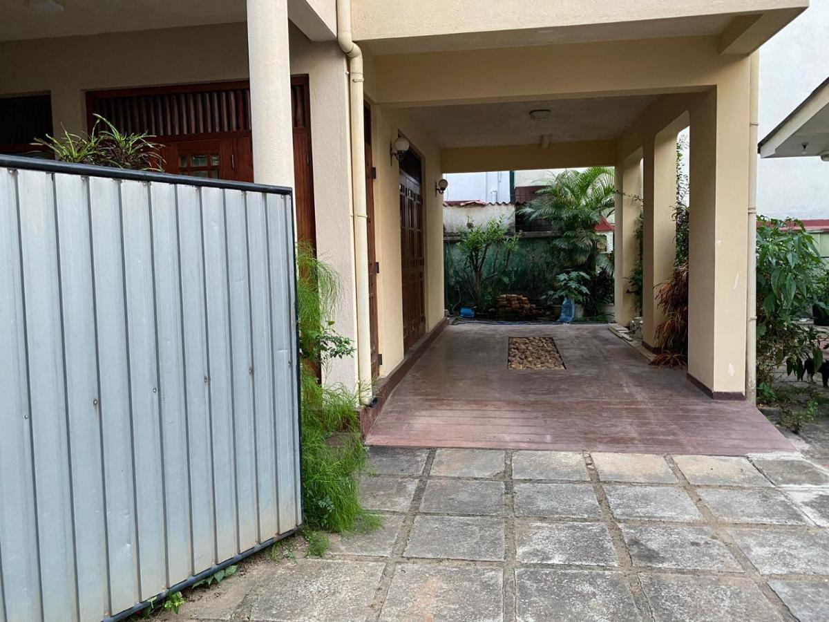 Bed and Breakfast Oasis Colombo Exterior foto